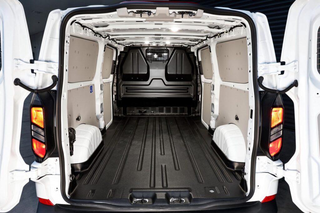 2025 Ford Transit Custom PressKit 40